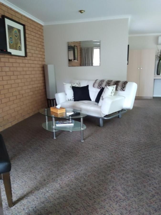 Bristol Hill Motor Inn Меріборо Екстер'єр фото