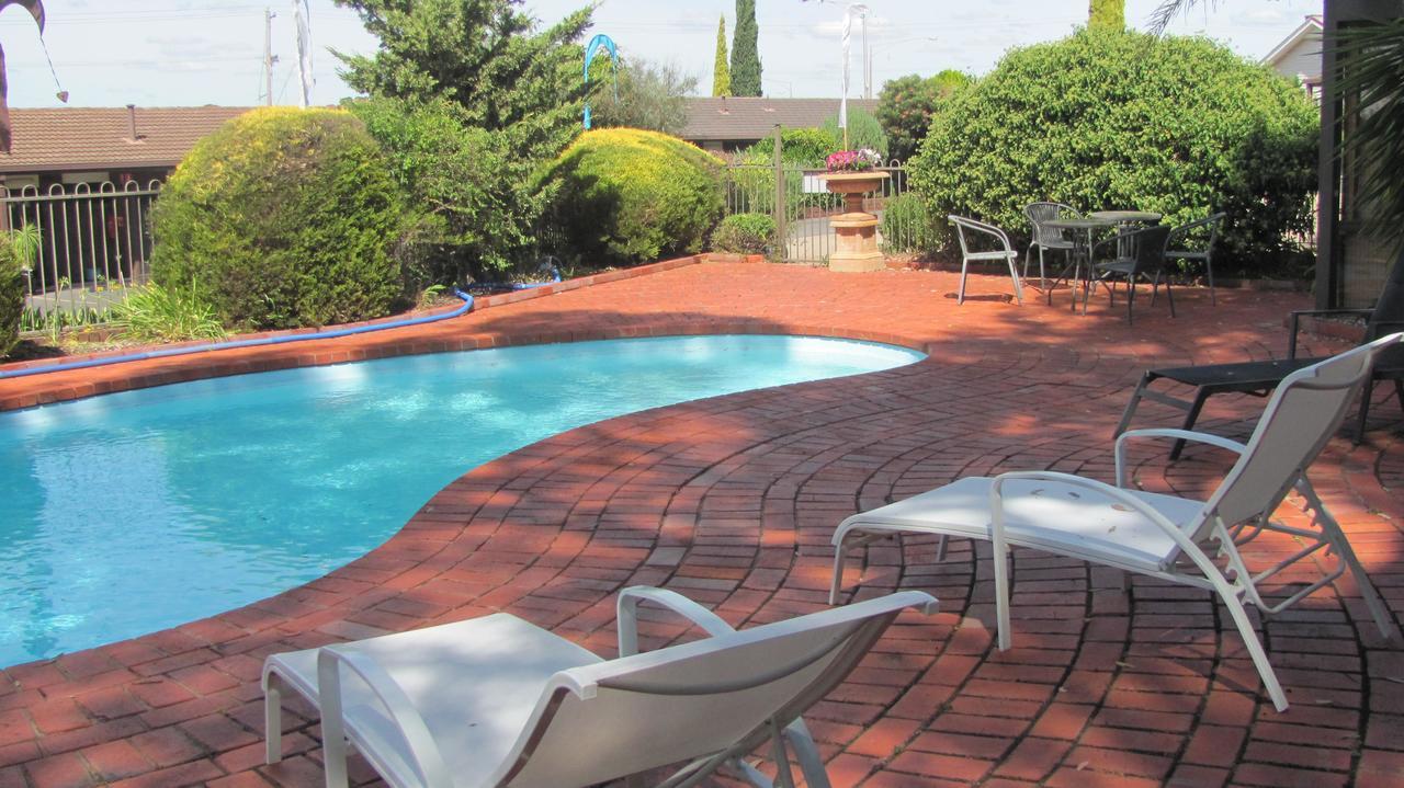 Bristol Hill Motor Inn Меріборо Екстер'єр фото